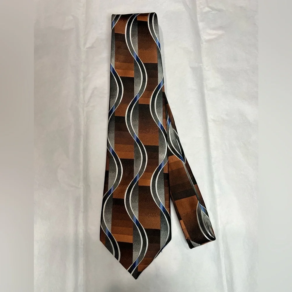 Pierre Cardin Silk Brown and Black Wavy Pattern Tie